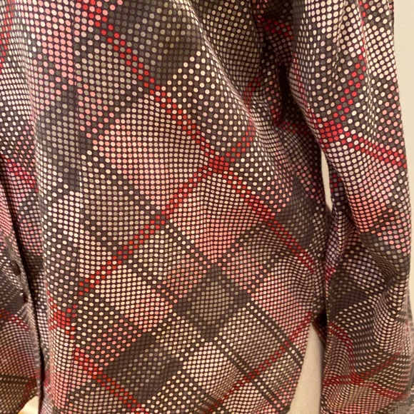 Foxcroft Woman’s Fitted Fit Brown Hot Pink Pattern Button Down Shirt / Size 14 - Picture 6 of 16